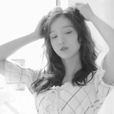 黑白清新女头图片
