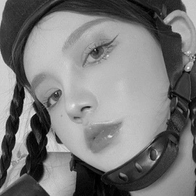 黑白气质女头像高清图片