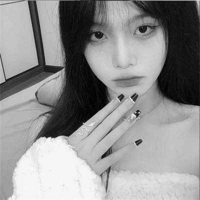 黑白气质女头像高清图片