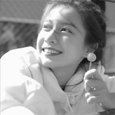 黑白气质女头像高清图片