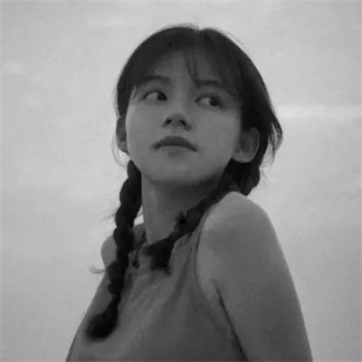 黑白气质女头像高清图片