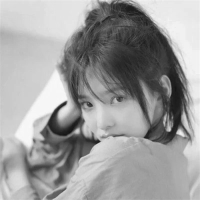 黑白气质女头像高清图片
