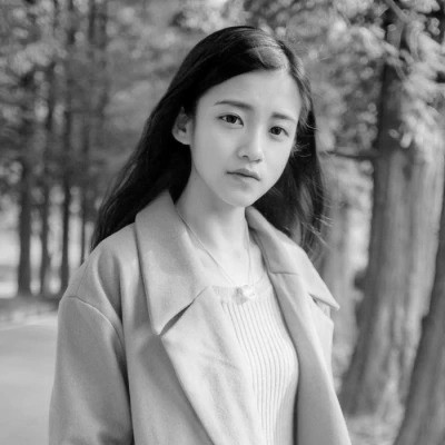 黑白气质女头像高清图片