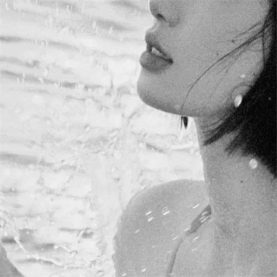 头像治愈系女生森系黑白唯美图片