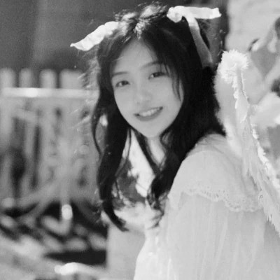 头像治愈系女生森系黑白唯美图片