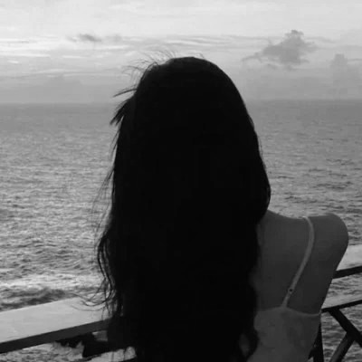 头像治愈系女生森系黑白唯美图片
