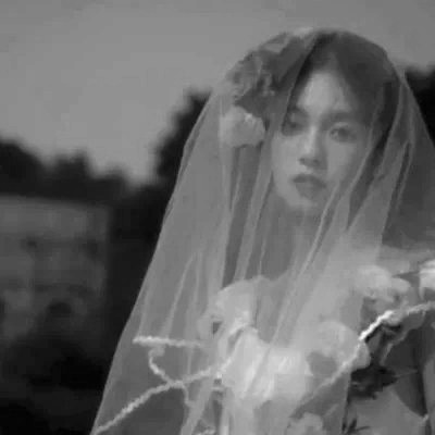 头像治愈系女生森系黑白唯美图片