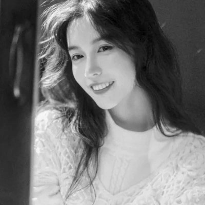 头像治愈系女生森系黑白唯美图片