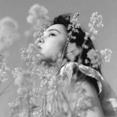 头像治愈系女生森系黑白唯美图片