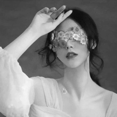 头像治愈系女生森系黑白唯美图片