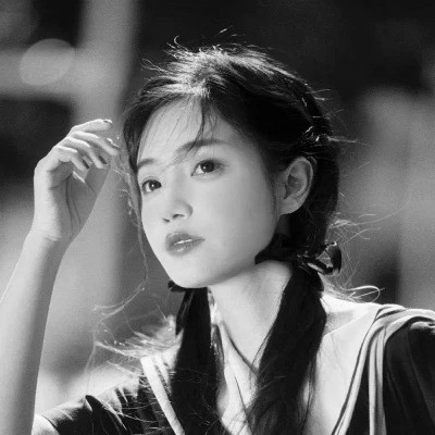 头像治愈系女生森系黑白唯美图片