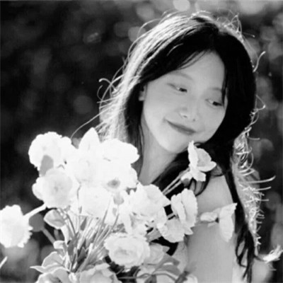 头像治愈系女生森系黑白唯美图片