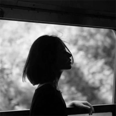 头像治愈系女生森系黑白唯美图片