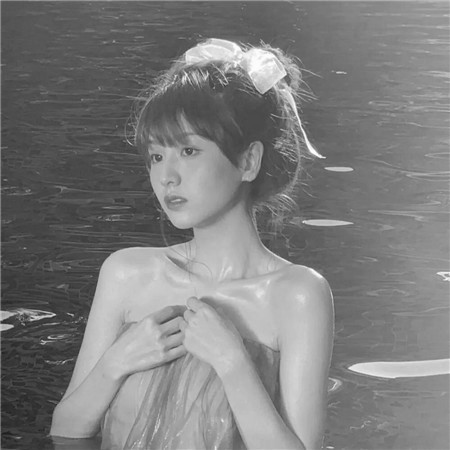 黑白美女个性头像高清图片