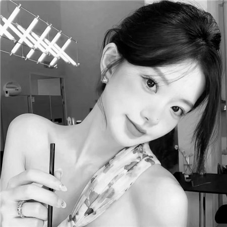 黑白美女个性头像高清图片
