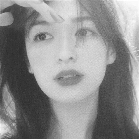 黑白美女个性头像高清图片