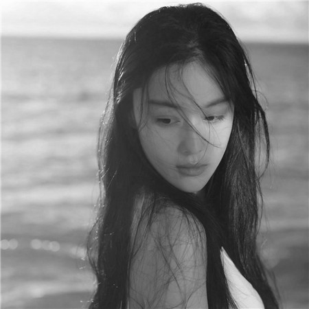 黑白美女个性头像高清图片