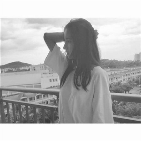 黑白美女个性头像高清图片