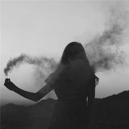 黑白美女个性头像高清图片