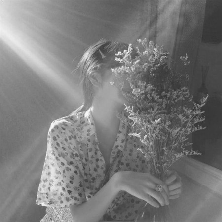 黑白美女个性头像高清图片