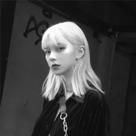 黑白美女个性头像高清图片
