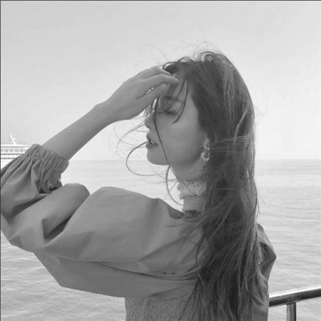 黑白美女个性头像高清图片