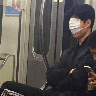 沙雕又不失帅气的头像男生图片