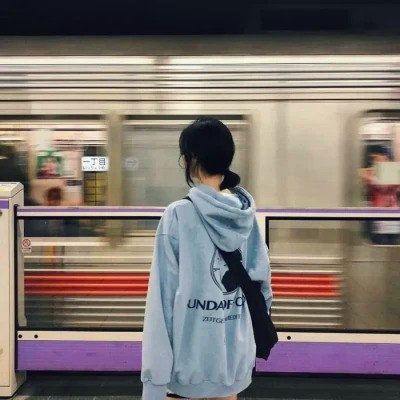 女生背影图片头像