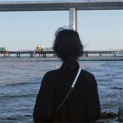 女生背影图片头像