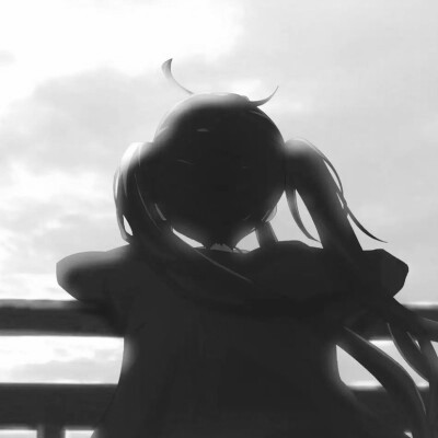 头像黑白女背影伤感