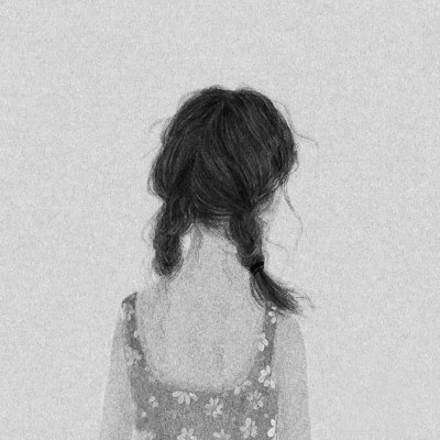 头像黑白女背影伤感