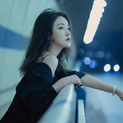 2025伤感头像图片