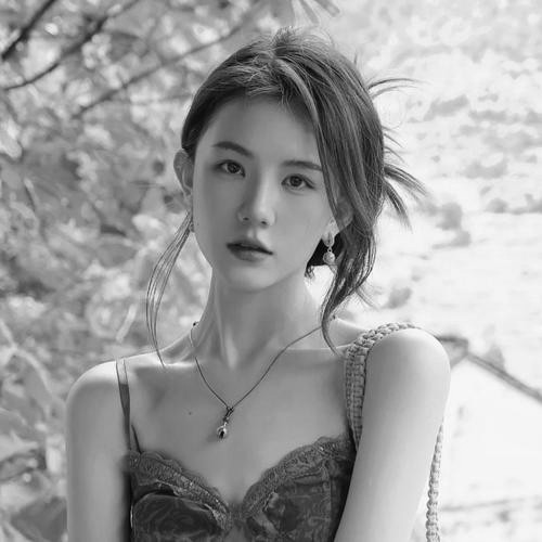 寂寞孤独伤感黑白头像图片