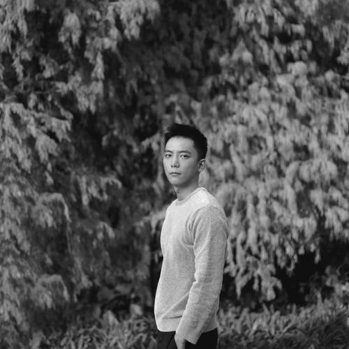 黑白头像伤感高冷图片