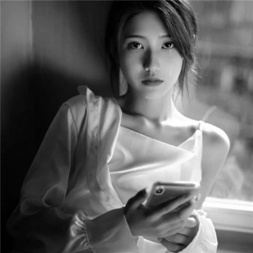 最伤感扎心的头像黑白图片