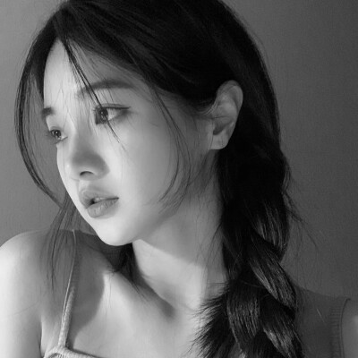 微信头像美女黑白系列图片
