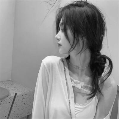 微信头像美女黑白系列图片