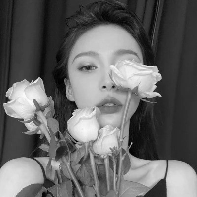 微信头像美女黑白系列图片