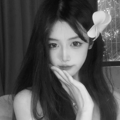 微信头像美女黑白系列图片