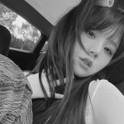 微信头像美女黑白系列图片