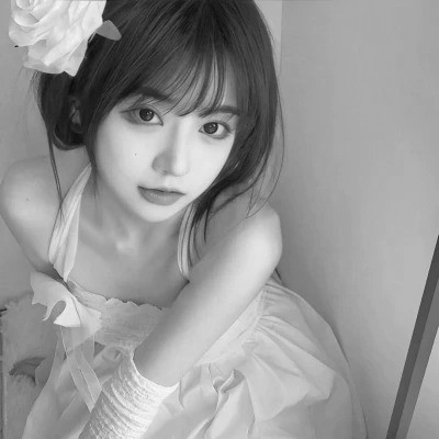 微信头像美女黑白系列图片