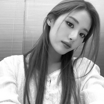 微信头像美女黑白系列图片