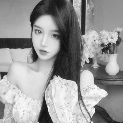 微信头像美女黑白系列图片