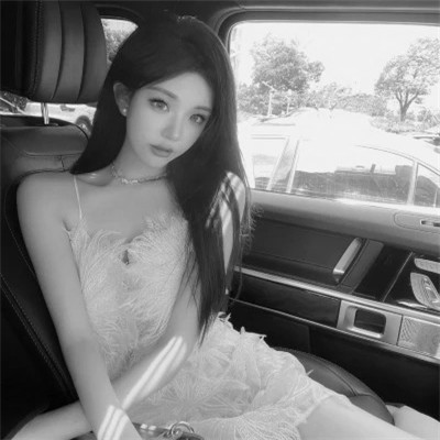 微信头像美女黑白系列图片