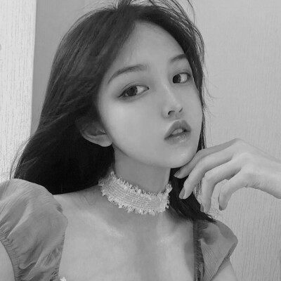 微信头像美女黑白系列图片