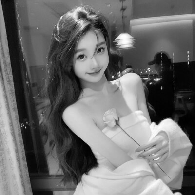 微信头像美女黑白系列图片