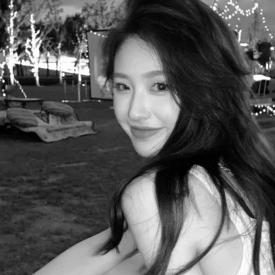 微信头像美女黑白系列图片