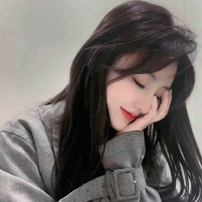 精致绝美好看的女生头像图片