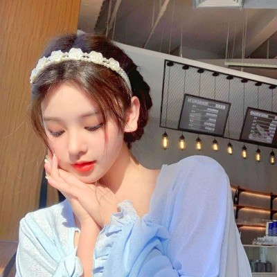 精致绝美好看的女生头像图片