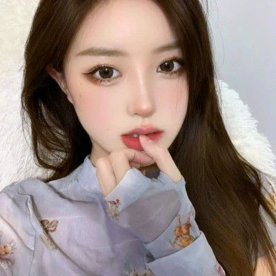 精致绝美好看的女生头像图片
